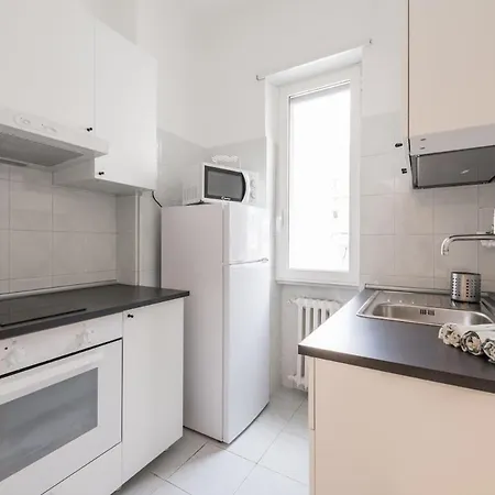 S5f7-r3 Spacious And Bright Private Balcony باري